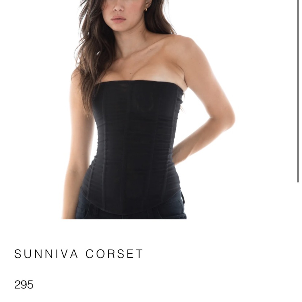 are you am i sunniva corset